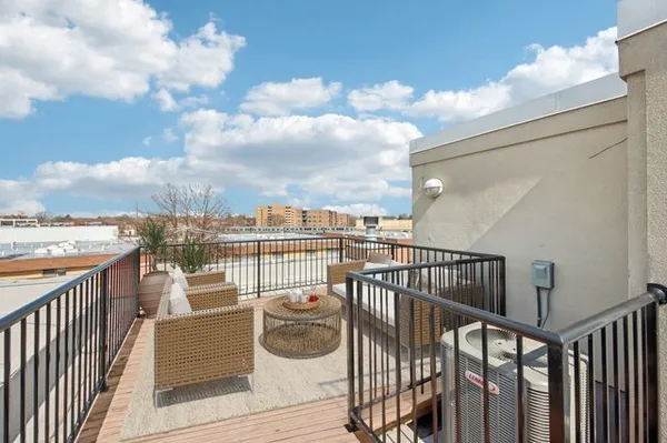 $449,900 | 7312 Circle Avenue, Unit 2O, Forest Park, IL 60130
