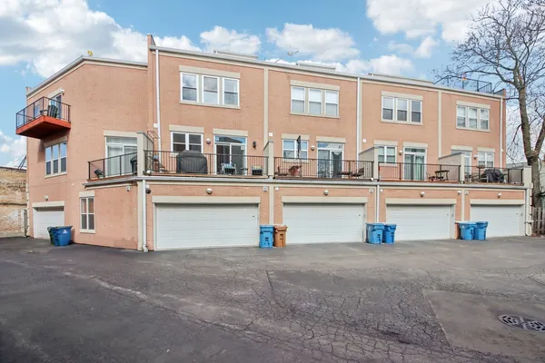 $449,900 | 7312 Circle Avenue, Unit 2O, Forest Park, IL 60130