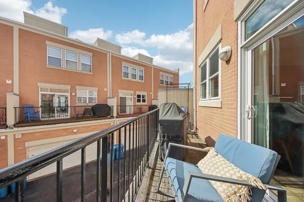 $449,900 | 7312 Circle Avenue, Unit 2O, Forest Park, IL 60130