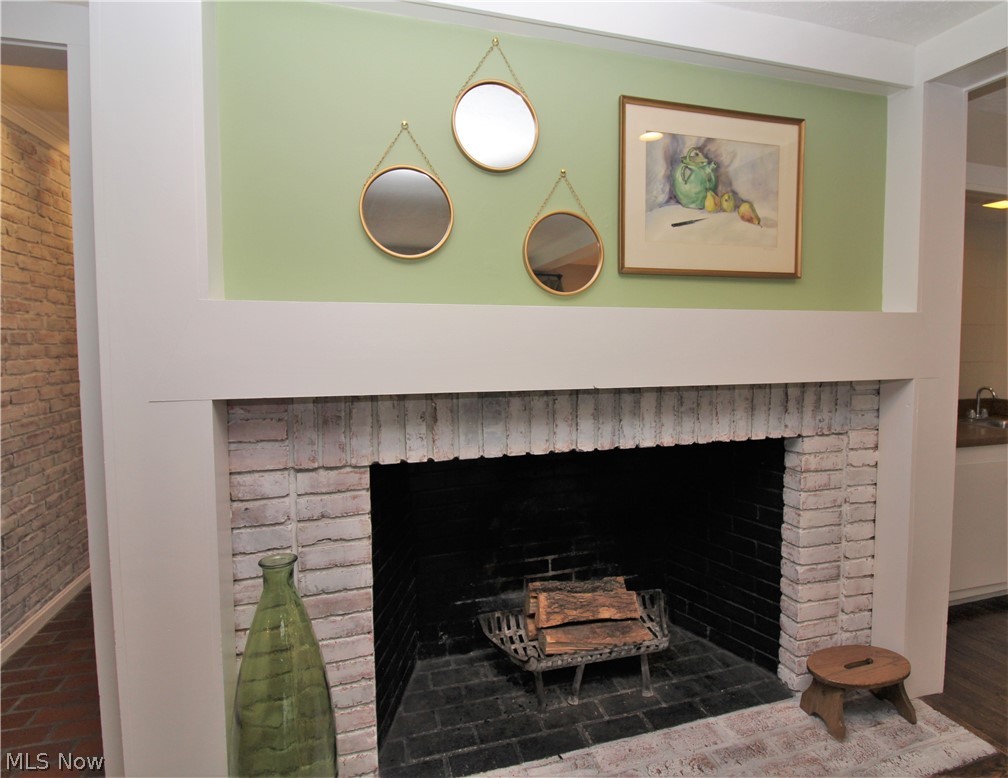 7225 Hayward Road Hudson, OH 44236 - Photo 13 of 31 Family Room Fireplace