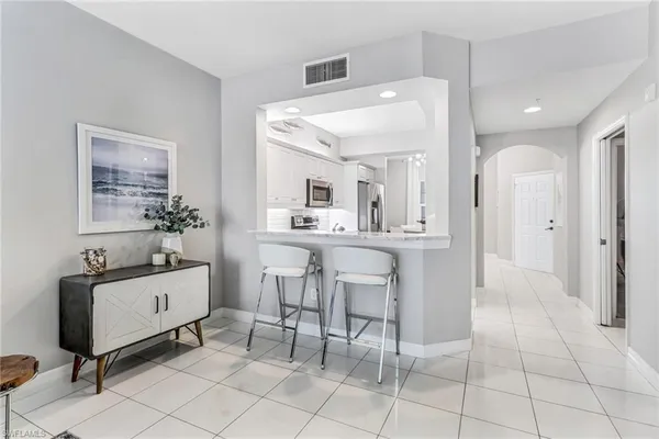 $4,000 | 401 Bayfront Place, Unit 3204, Naples, FL 34102