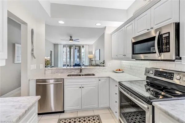 $4,000 | 401 Bayfront Place, Unit 3204, Naples, FL 34102