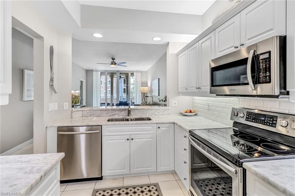 401 Bayfront Place, Unit 3204 Naples, FL 34102 - Photo 6 of 18 Kitchen