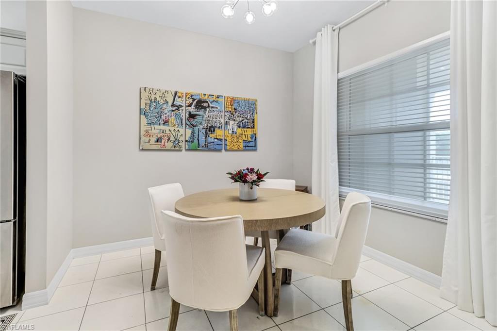 401 Bayfront Place, Unit 3204 Naples, FL 34102 - Photo 7 of 18 Dining space