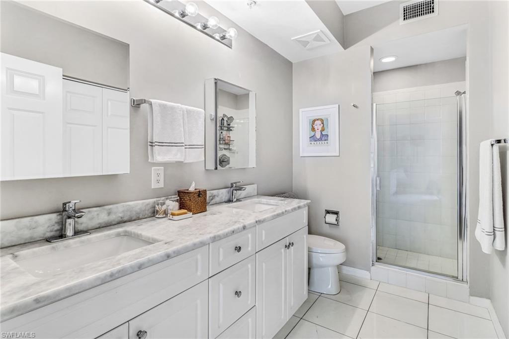 401 Bayfront Place, Unit 3204 Naples, FL 34102 - Photo 9 of 18 Primary Bathroom