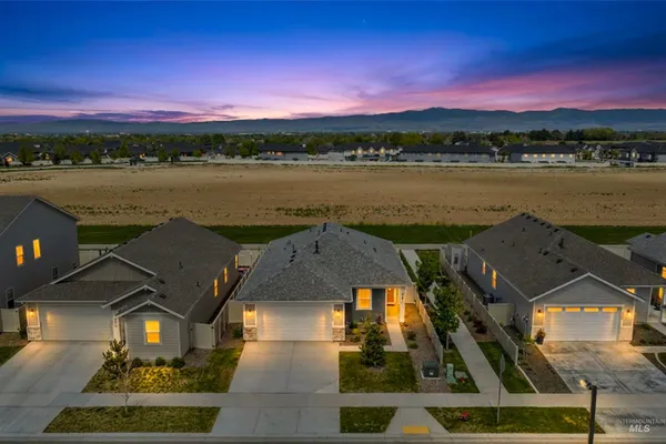 $449,900 | 4232 South Graycliff Way, Meridian, ID 83642
