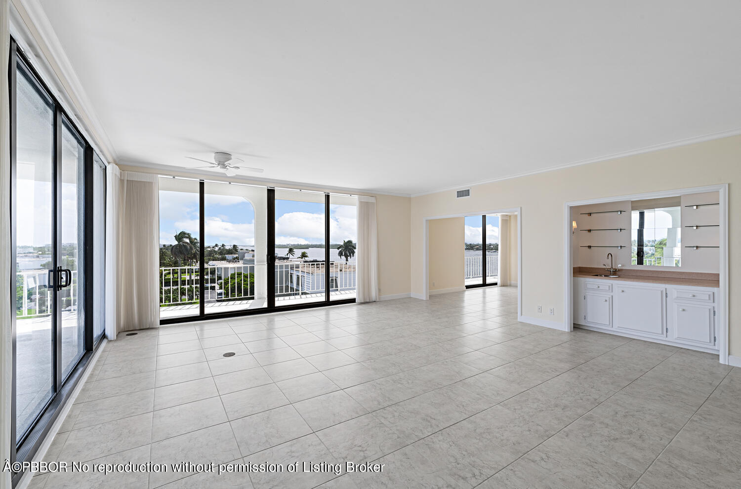2150 Ibis Isle Road, Unit PH 4 Palm Beach, FL 33480 - Photo 4 of 34 2150 Ibis Isle Rd PH4 Palm-large-003-001