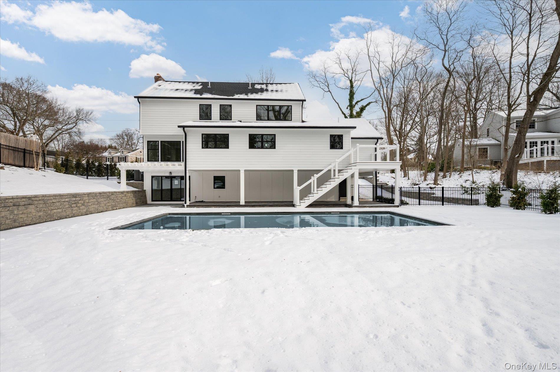 20 Fox Hunt Lane Cold Spring Harbor, NY 11724 - Photo 32 of 41