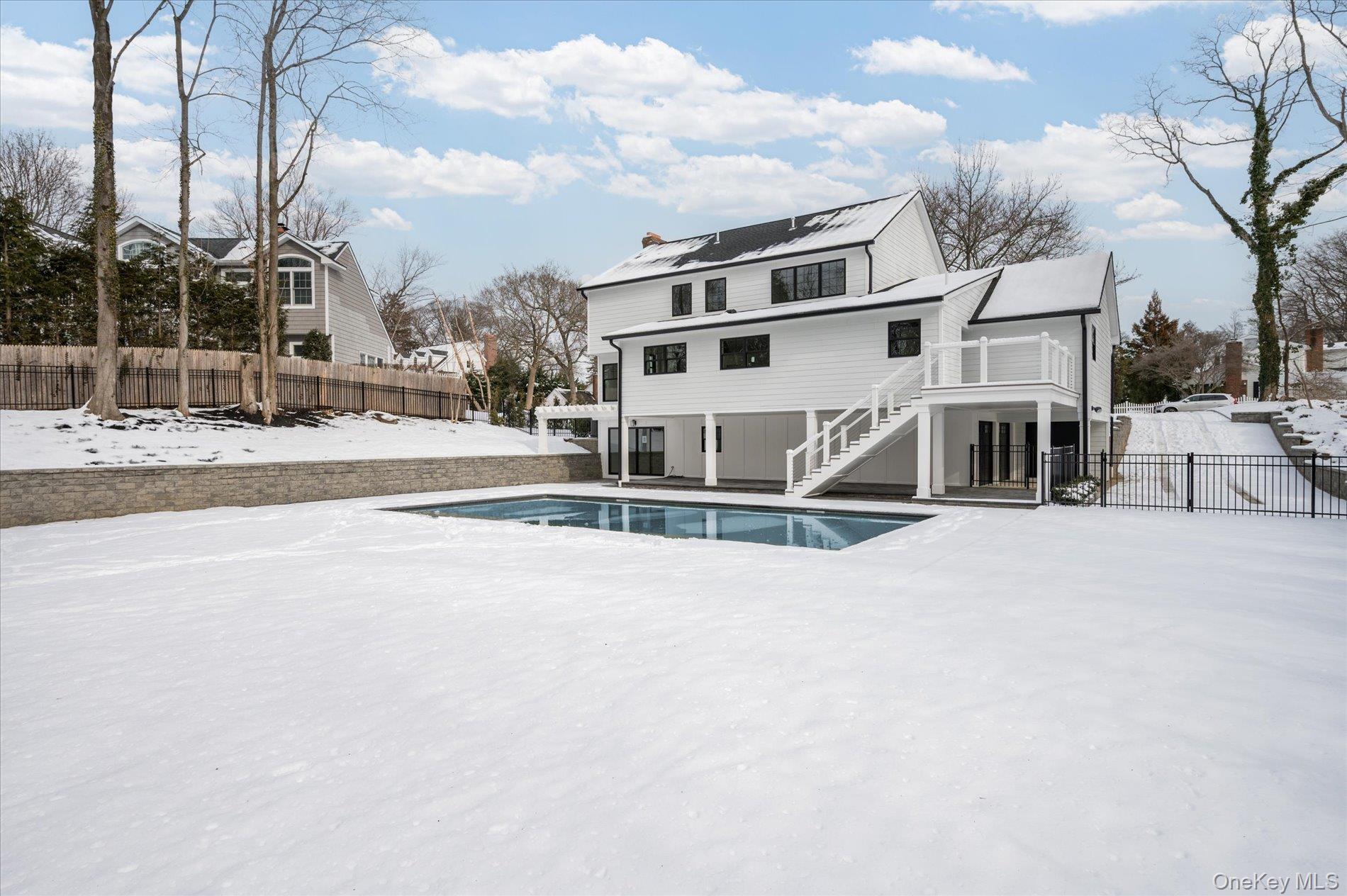 20 Fox Hunt Lane Cold Spring Harbor, NY 11724 - Photo 33 of 41