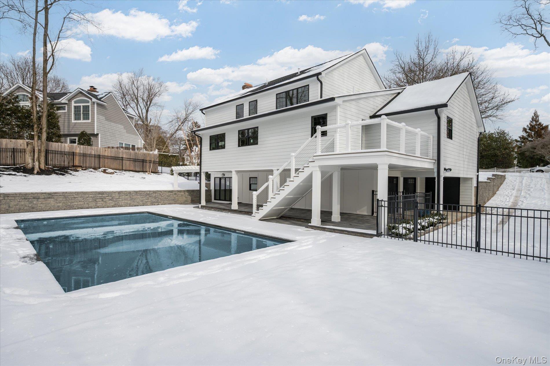 20 Fox Hunt Lane Cold Spring Harbor, NY 11724 - Photo 34 of 41