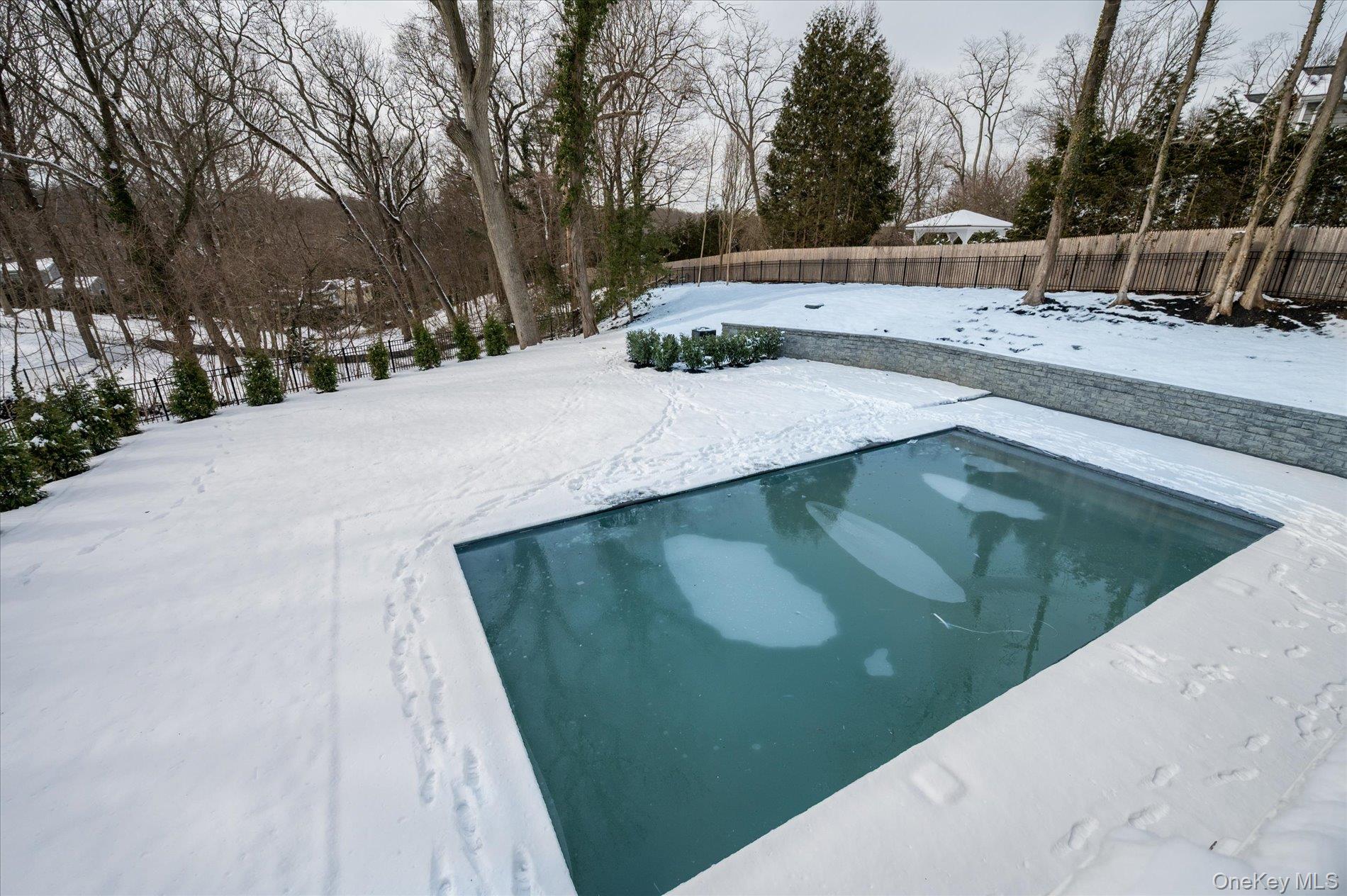 20 Fox Hunt Lane Cold Spring Harbor, NY 11724 - Photo 36 of 41