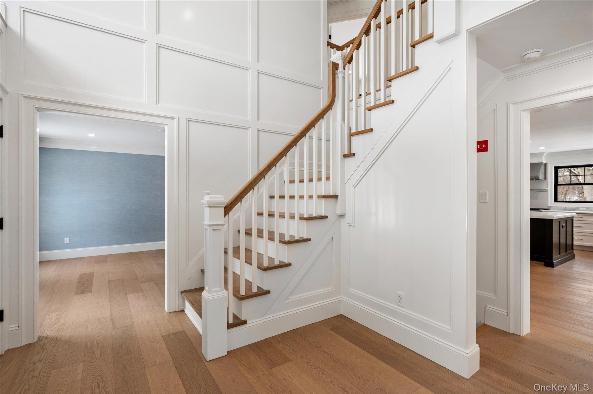 20 Fox Hunt Lane Cold Spring Harbor, NY 11724 - Photo 4 of 41