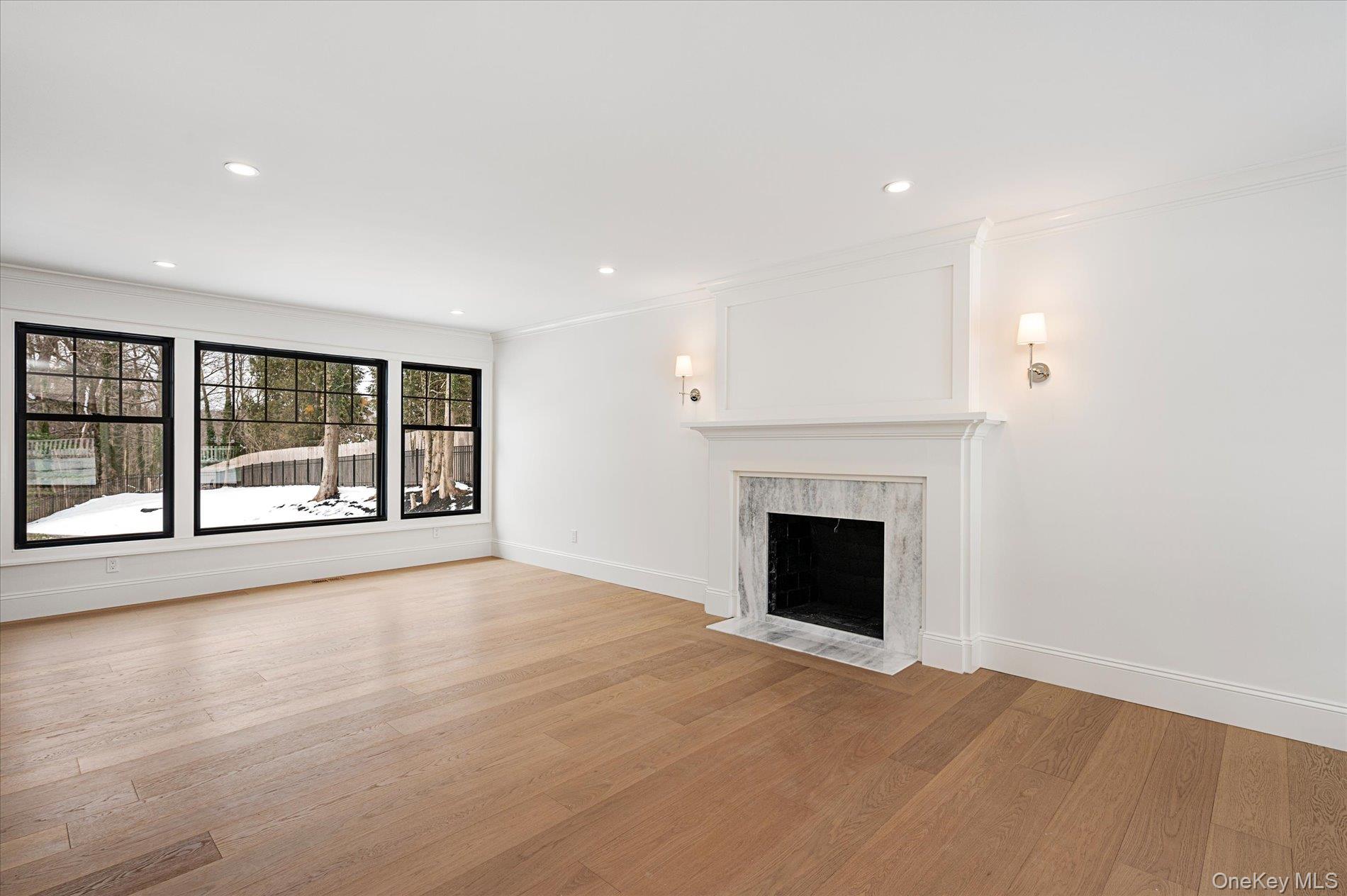 20 Fox Hunt Lane Cold Spring Harbor, NY 11724 - Photo 5 of 41