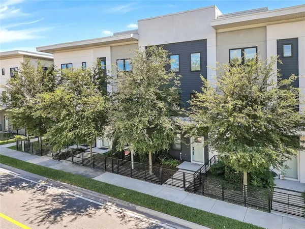 $3,450 | 212 East Pineloch Avenue, Orlando, FL 32806