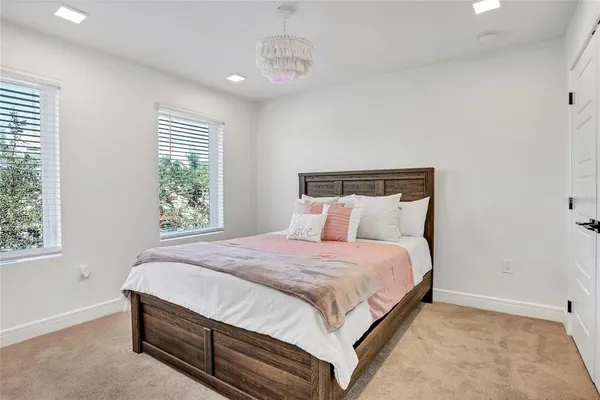 $3,450 | 212 East Pineloch Avenue, Orlando, FL 32806