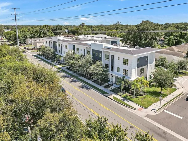 $3,450 | 212 East Pineloch Avenue, Orlando, FL 32806