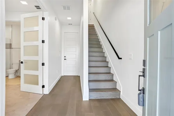 $3,450 | 212 East Pineloch Avenue, Orlando, FL 32806