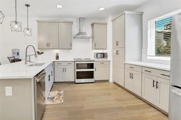 $3,450 | 212 East Pineloch Avenue, Orlando, FL 32806