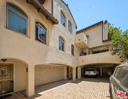 $2,050,000 | 44 East Thompson Boulevard, Ventura, CA 93001