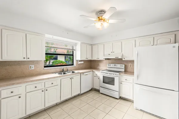 $239,000 | 4655 Mahoe Tree Place, Unit A, Boynton Beach, FL 33436