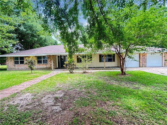 316 East Woodlawn Ranch Road Houma, LA 70363 - Photo 1 of 26
