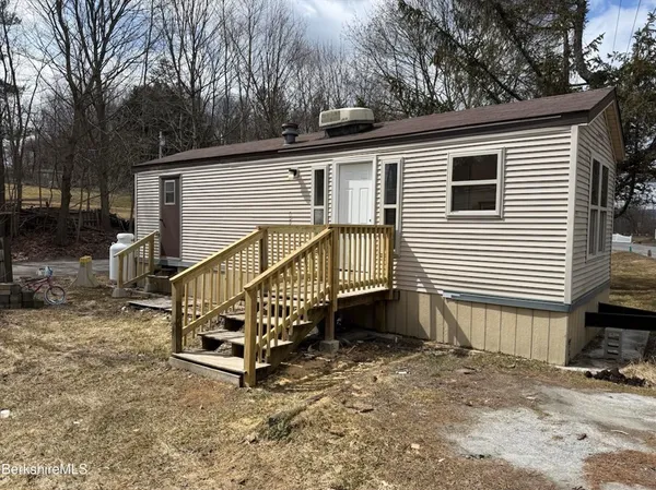 $69,499 | 40 Albany Road, Unit 3, West Stockbridge, MA 01266