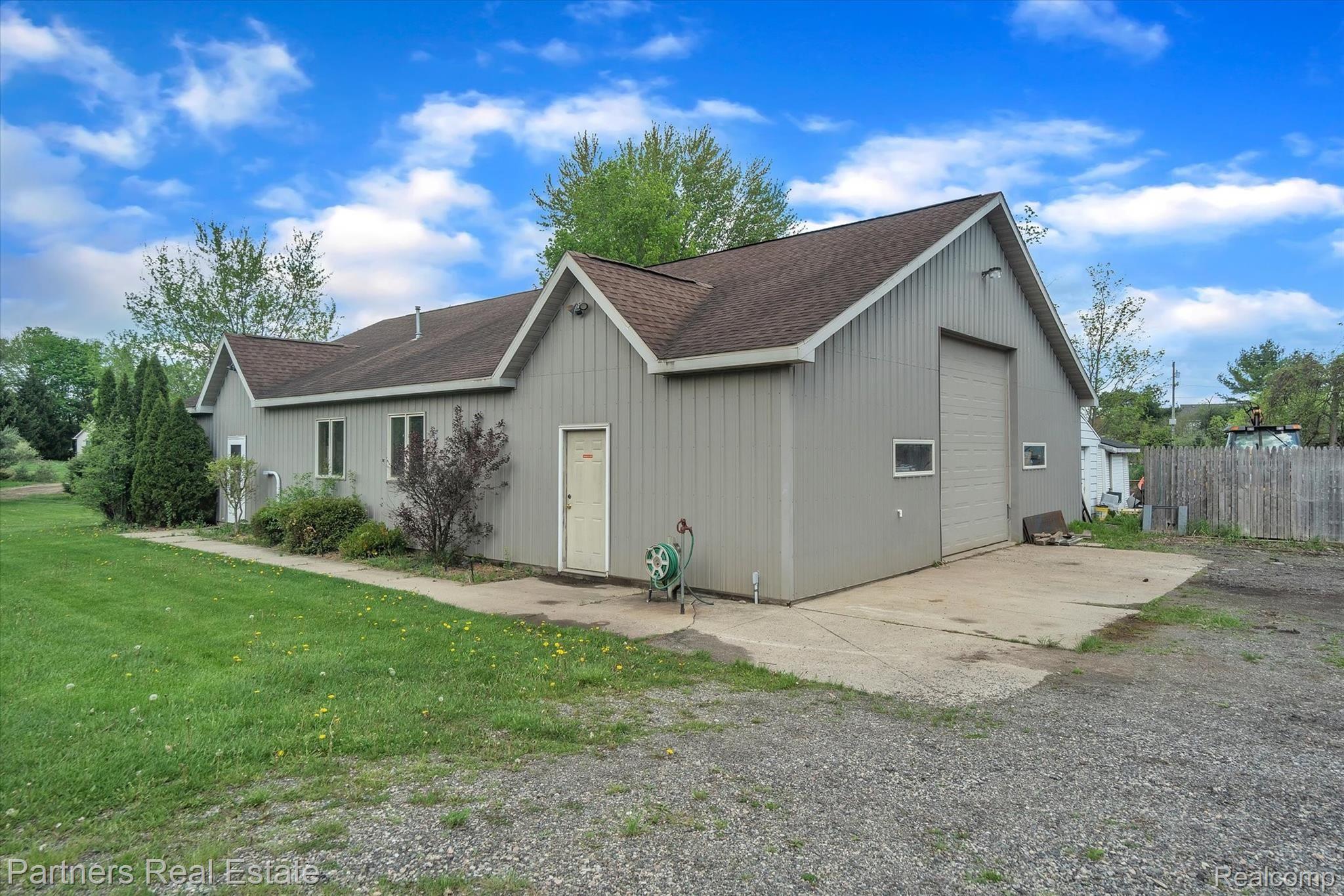7529 Clyde Road Fenton, MI 48430 - Photo 43 of 51 37-7529-Clyde-Rd-WindowStill-Real-Estate-Photography-37.jpg