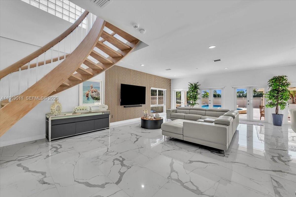 1700 Cleveland Road Miami Beach, FL 33141 - Photo 13 of 87