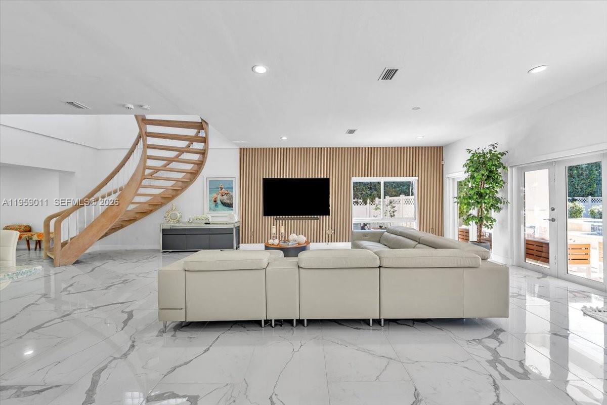 1700 Cleveland Road Miami Beach, FL 33141 - Photo 17 of 93