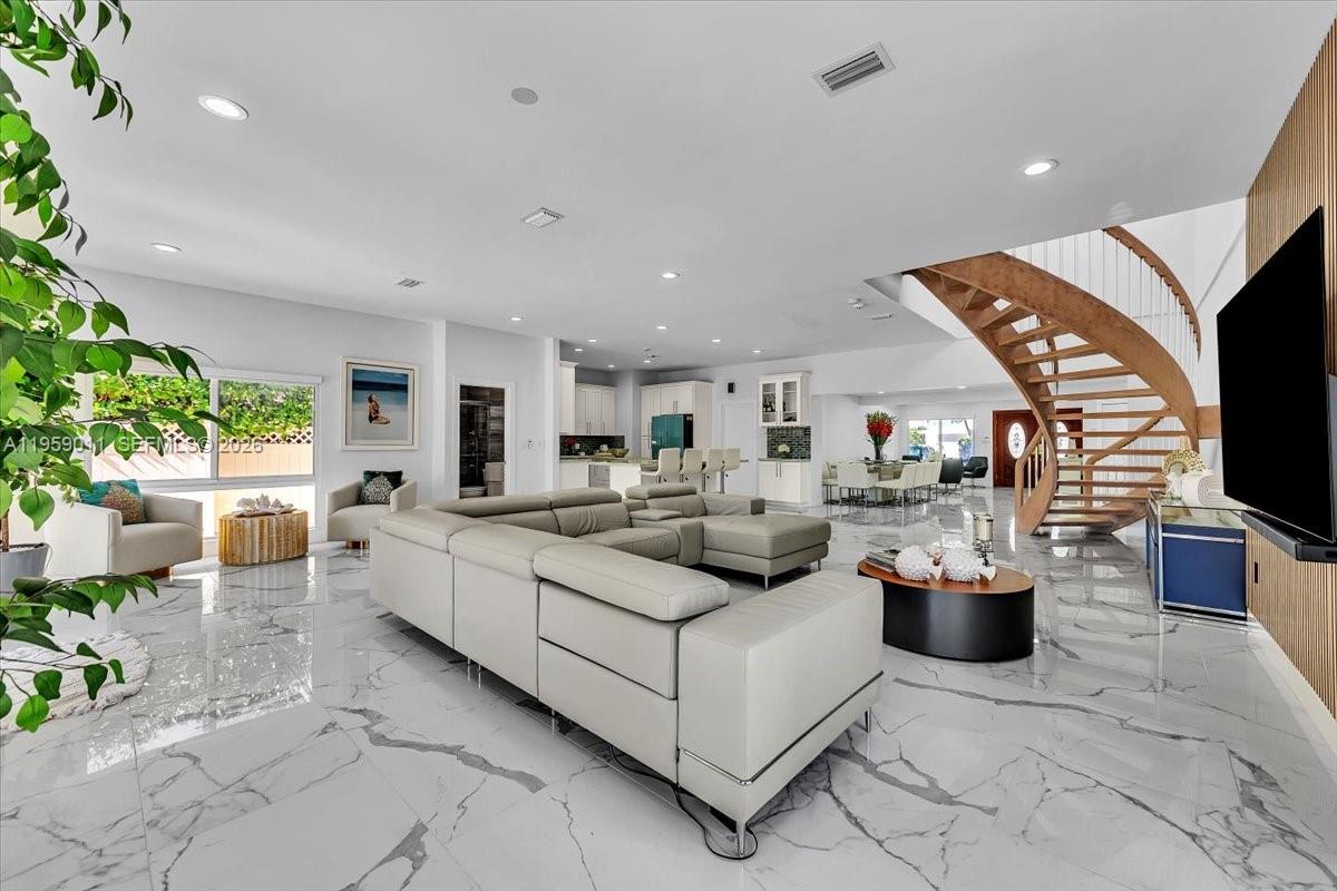 1700 Cleveland Road Miami Beach, FL 33141 - Photo 20 of 93