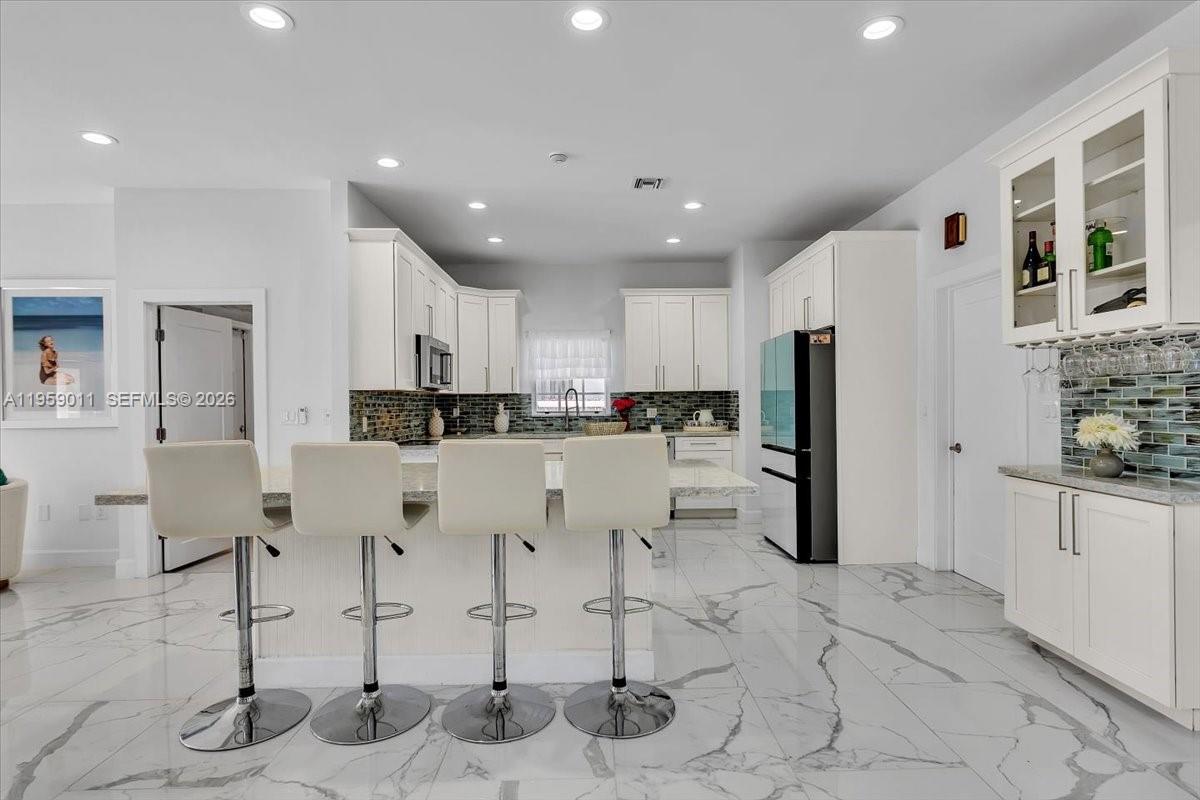 1700 Cleveland Road Miami Beach, FL 33141 - Photo 23 of 87