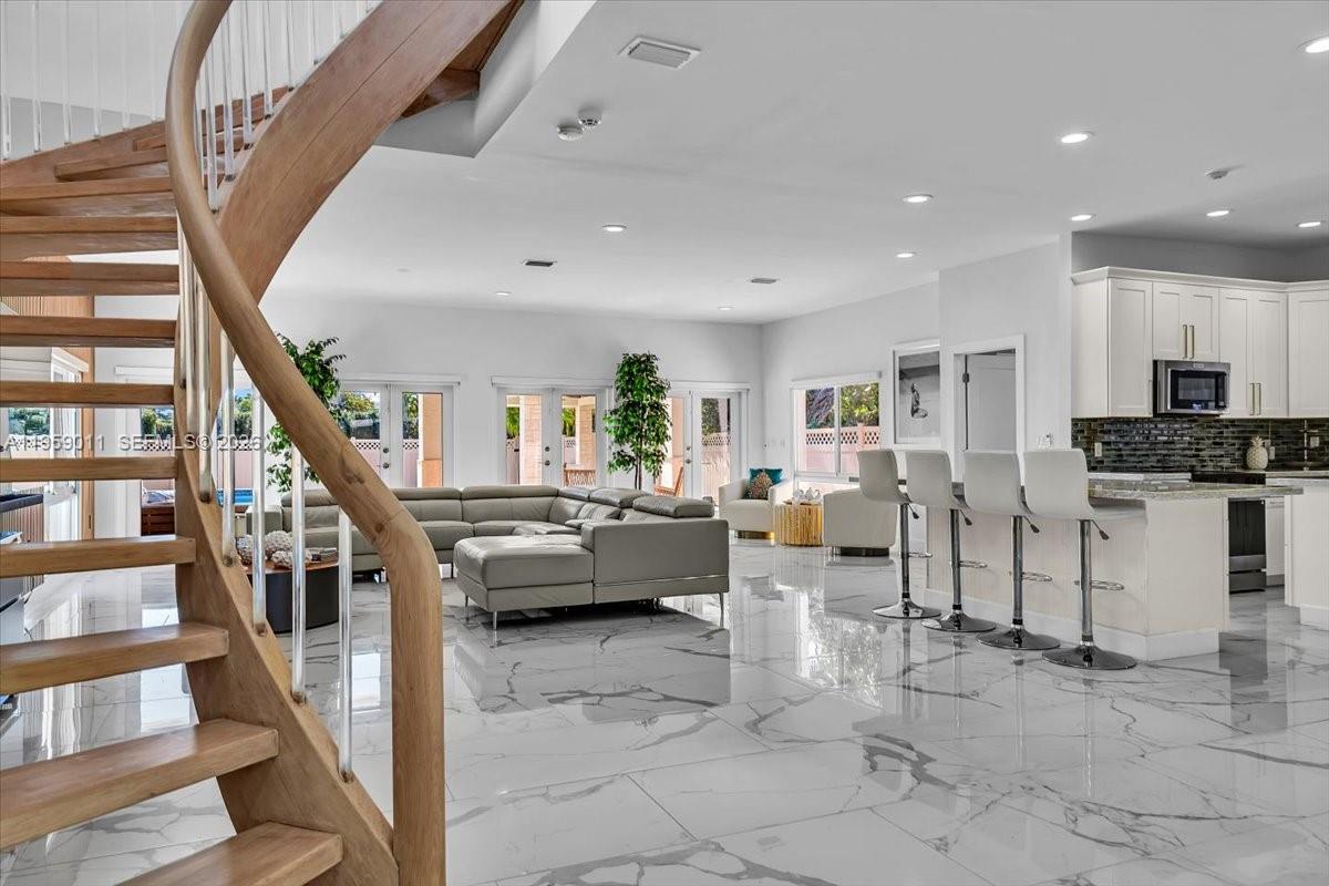 1700 Cleveland Road Miami Beach, FL 33141 - Photo 24 of 93