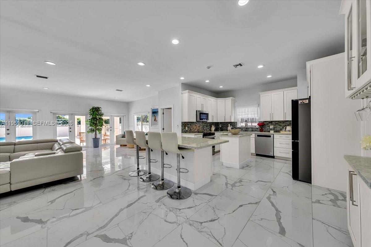 1700 Cleveland Road Miami Beach, FL 33141 - Photo 25 of 93