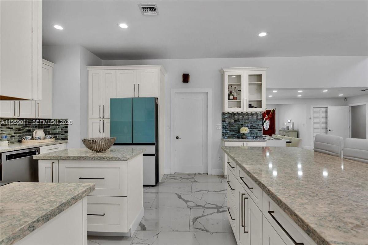 1700 Cleveland Road Miami Beach, FL 33141 - Photo 26 of 87