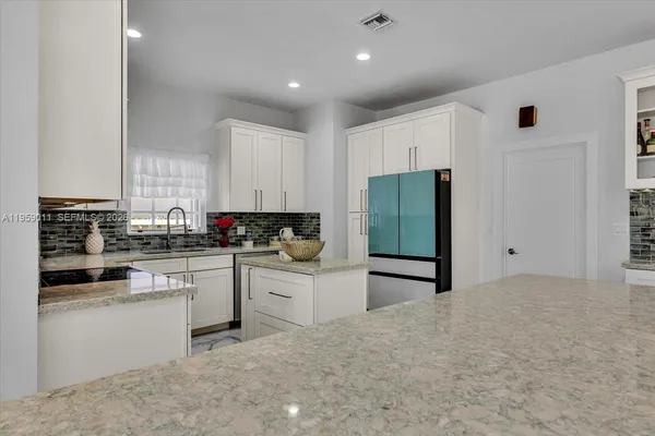 $19,900 | 1700 Cleveland Road, Miami Beach, FL 33141