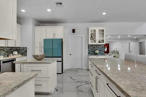 $19,900 | 1700 Cleveland Road, Miami Beach, FL 33141