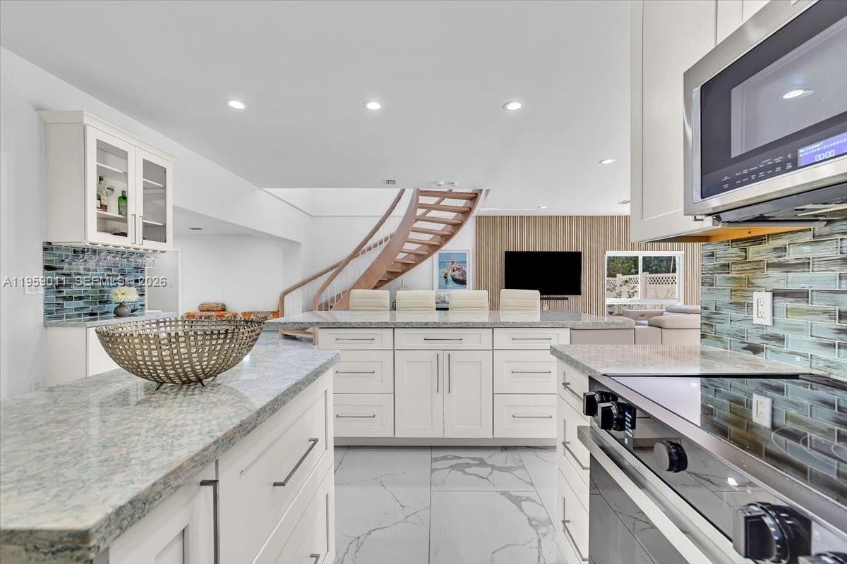 1700 Cleveland Road Miami Beach, FL 33141 - Photo 35 of 93