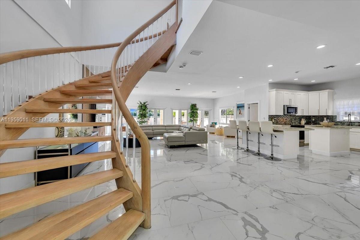 1700 Cleveland Road Miami Beach, FL 33141 - Photo 38 of 93