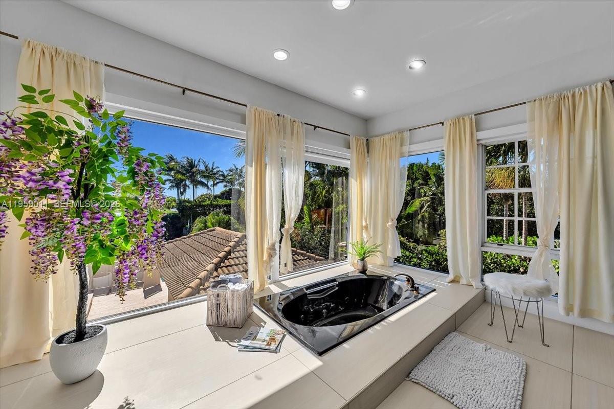 1700 Cleveland Road Miami Beach, FL 33141 - Photo 38 of 87