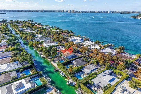 $19,900 | 1700 Cleveland Road, Miami Beach, FL 33141