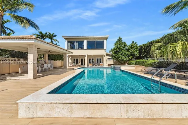 $19,900 | 1700 Cleveland Road, Miami Beach, FL 33141