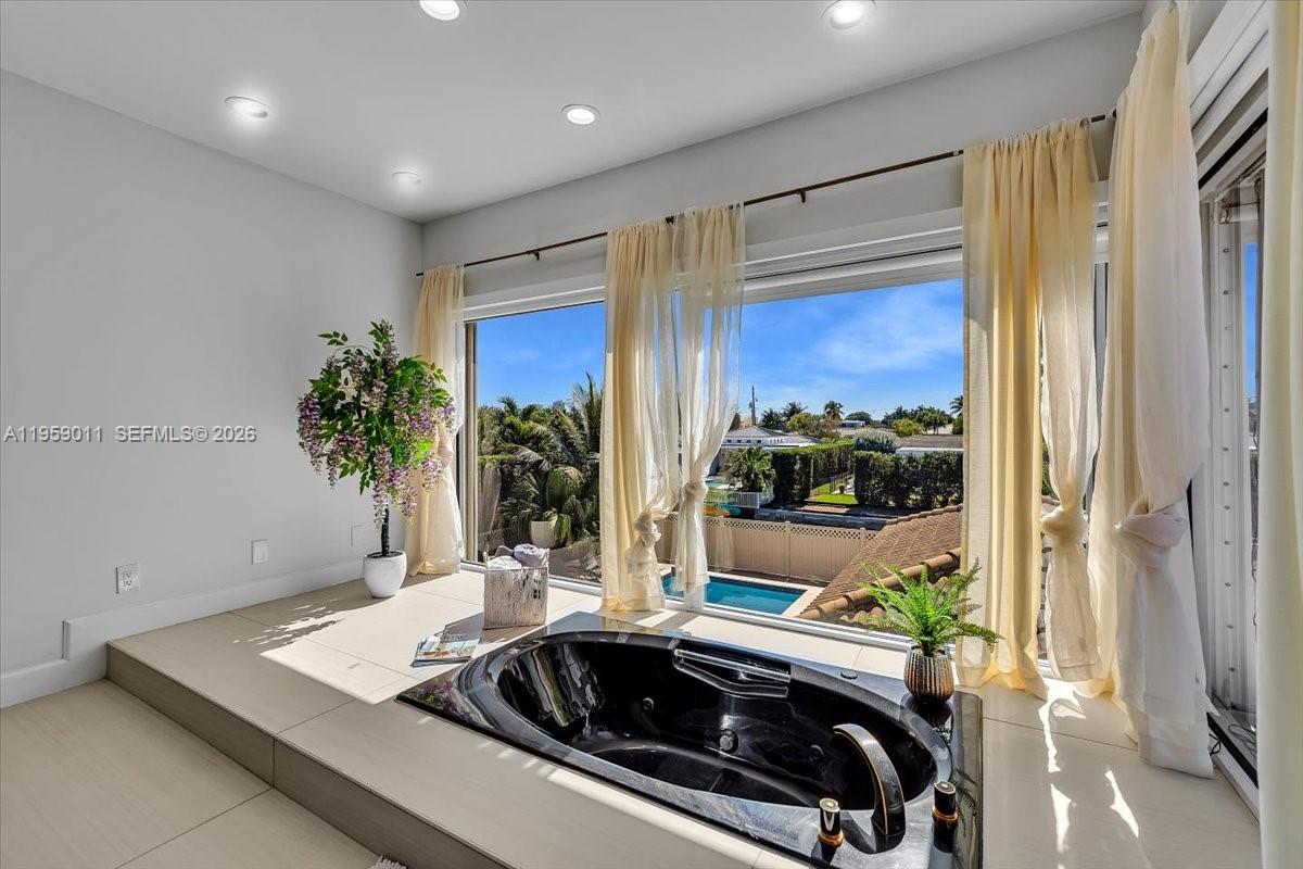 1700 Cleveland Road Miami Beach, FL 33141 - Photo 42 of 93