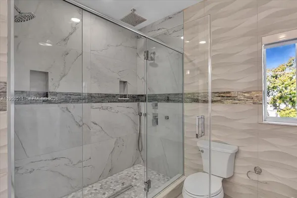 $19,900 | 1700 Cleveland Road, Miami Beach, FL 33141