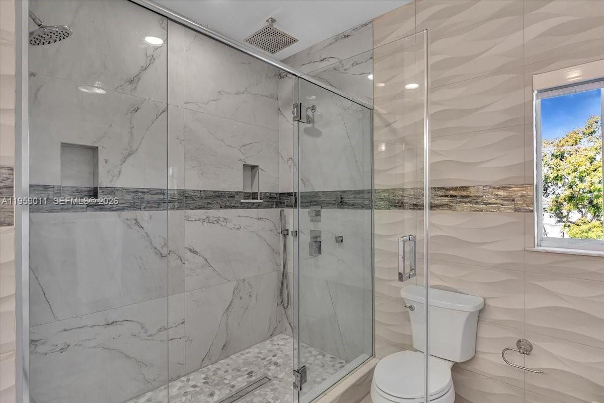 1700 Cleveland Road Miami Beach, FL 33141 - Photo 45 of 93