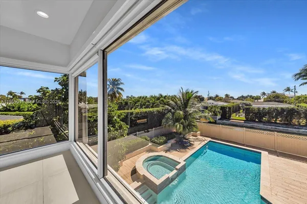 $19,900 | 1700 Cleveland Road, Miami Beach, FL 33141