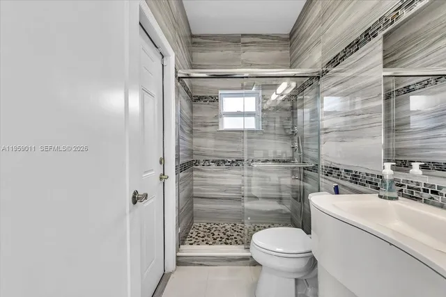 $19,900 | 1700 Cleveland Road, Miami Beach, FL 33141