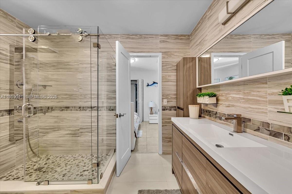 1700 Cleveland Road Miami Beach, FL 33141 - Photo 54 of 93