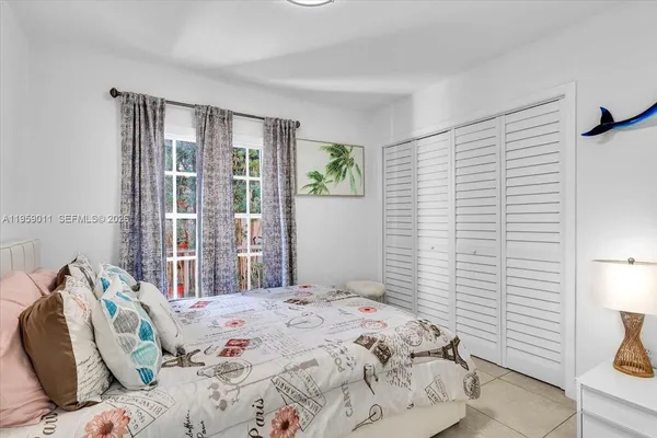 $19,900 | 1700 Cleveland Road, Miami Beach, FL 33141