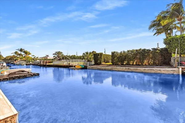 $19,900 | 1700 Cleveland Road, Miami Beach, FL 33141