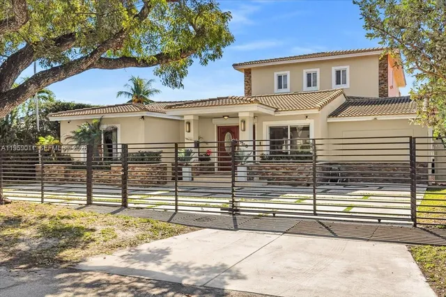 $19,900 | 1700 Cleveland Road, Miami Beach, FL 33141